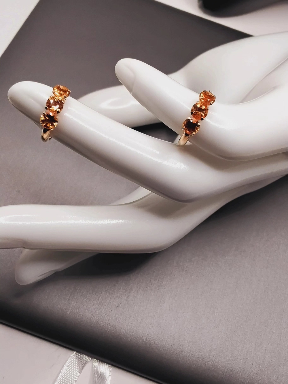 14K Gold Small Hoop Earrings - Elegant Women's Jewelry